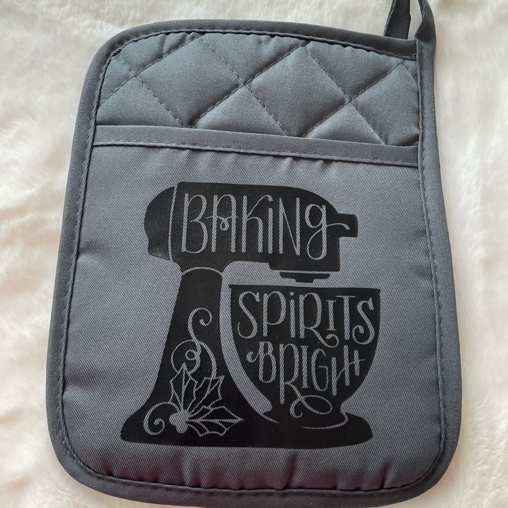 Gray Quilted Pot Holder with Baking Spirits Bright Design